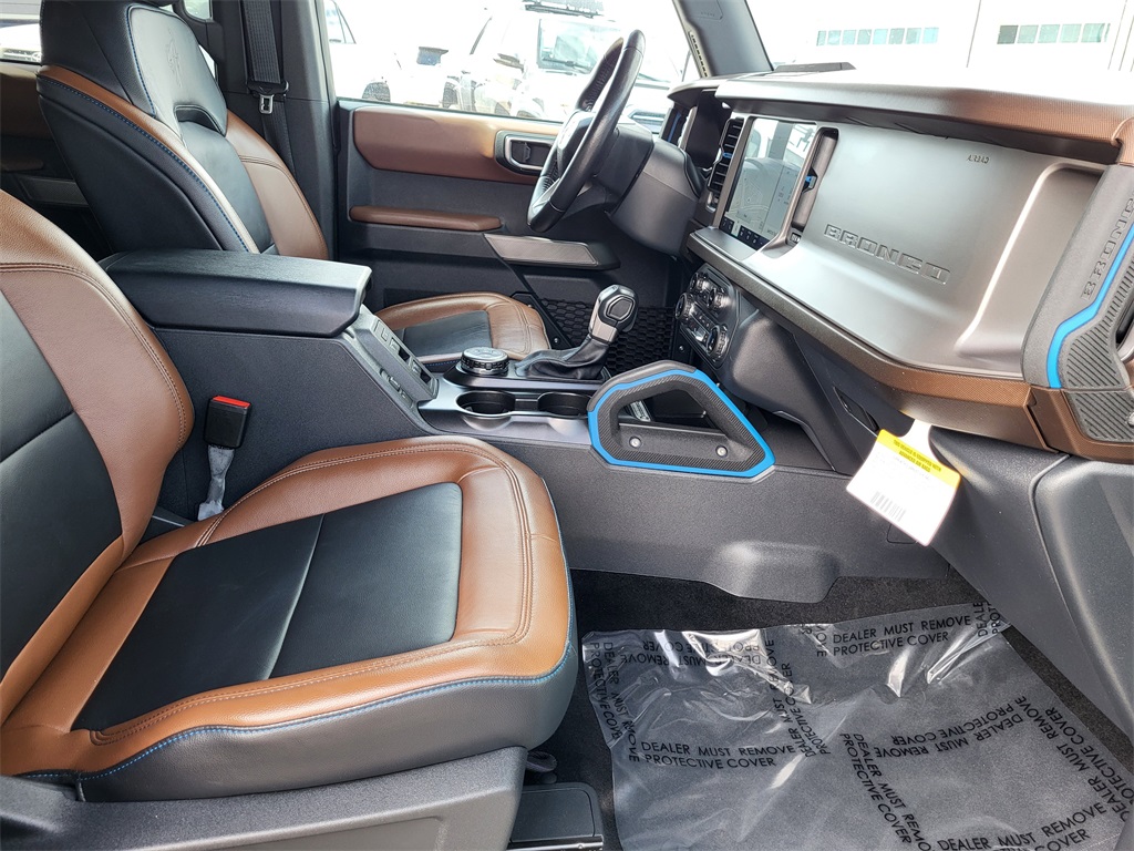 2022 Ford Bronco Outer Banks photo 24
