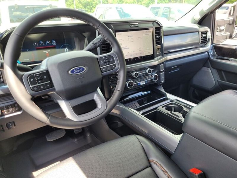 2025 Ford F-350 Lariat photo 6