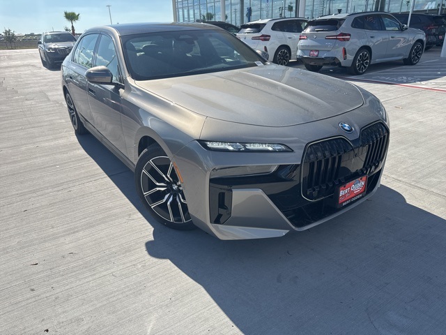 2026 BMW 7 Series 750e's photo
