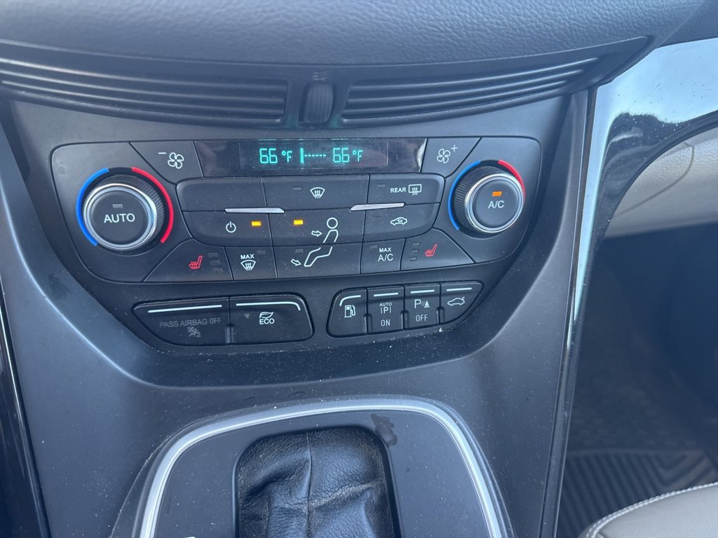 2017 Ford C-Max Hybrid Titanium photo 47