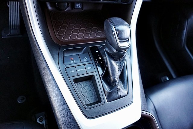 Used 2019 Black Toyota Limited image 32