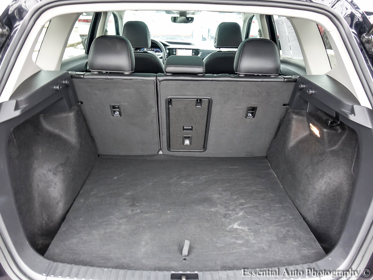 2023 VOLKSWAGEN TAOS - Image 21