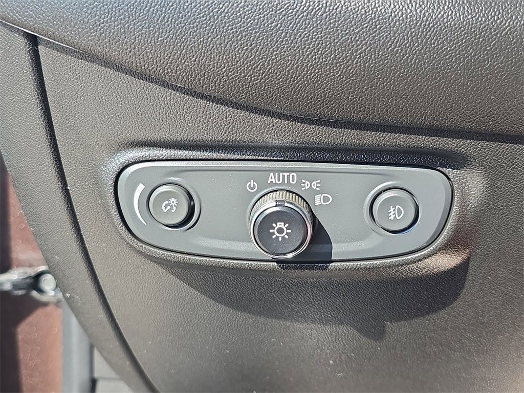 2020 Chevrolet Equinox LT photo 17