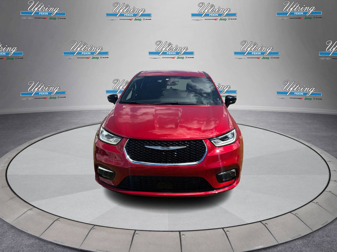 2026 Chrysler Pacifica photo 7