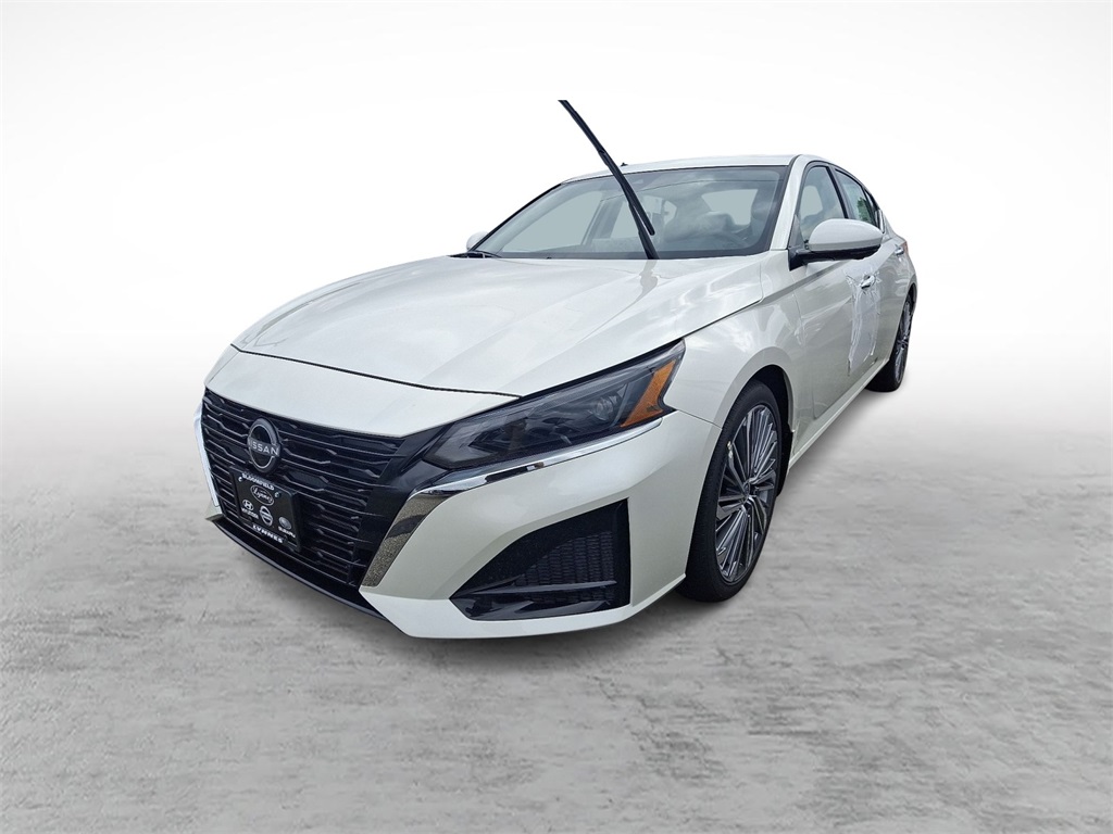 2025 Nissan Altima SL photo 3