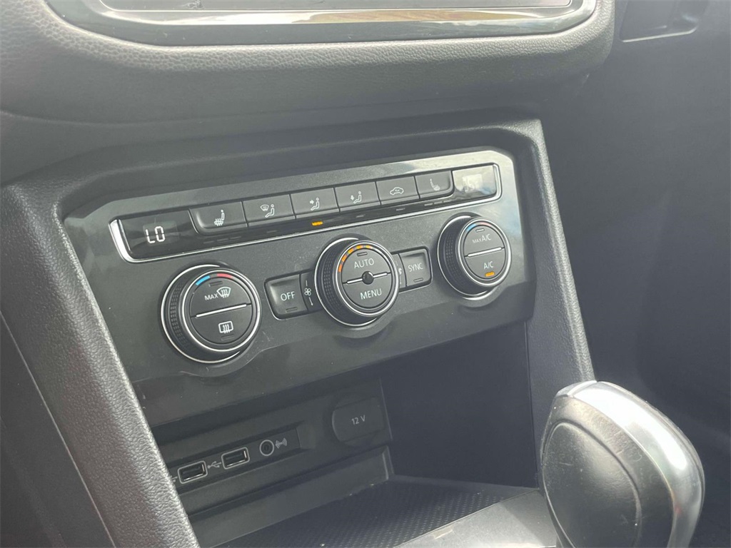 2019 Volkswagen Tiguan SE photo 24