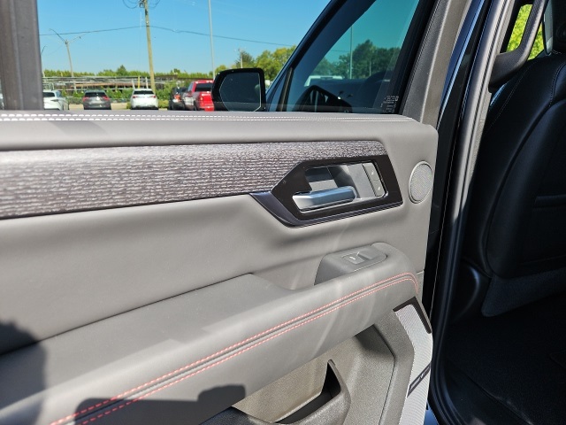 2025 Gmc Yukon AT4 Ultimate photo 25