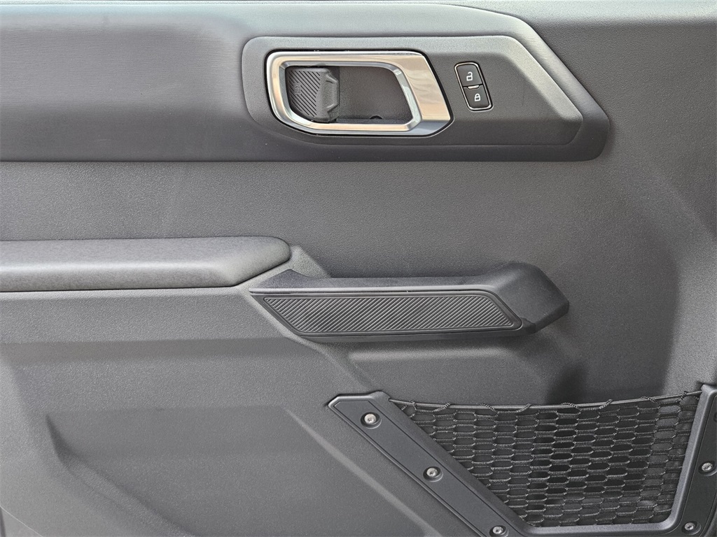 2025 Ford Bronco Badlands photo 25