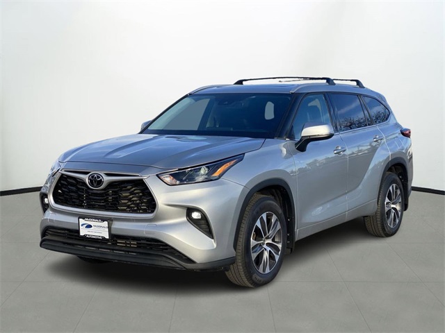 2022 Toyota Highlander XLE's photo
