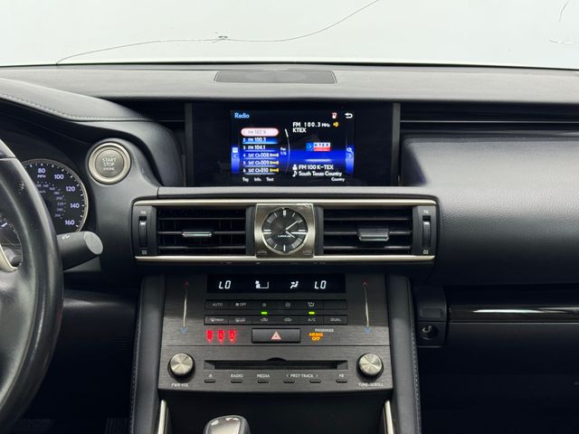 2019 Lexus IS 300 photo 4