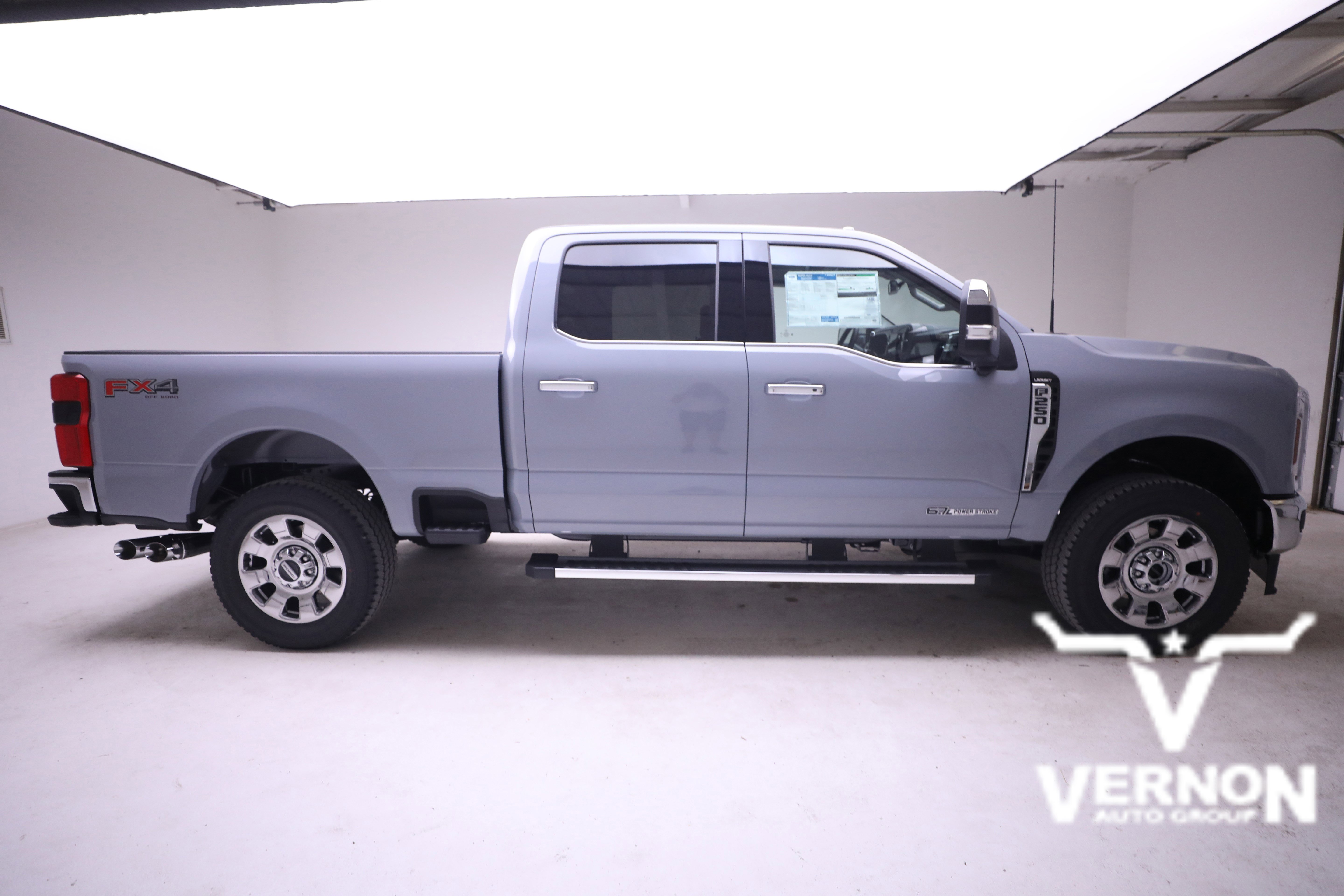 2026 Ford F-250 Lariat photo 2