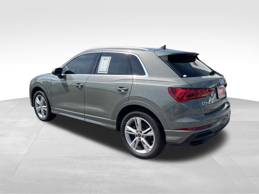 2021 Audi Q3 S line Premium Plus photo 3