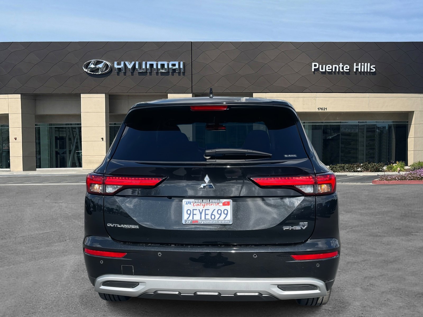 2023 Mitsubishi Outlander PHEV SE photo 5