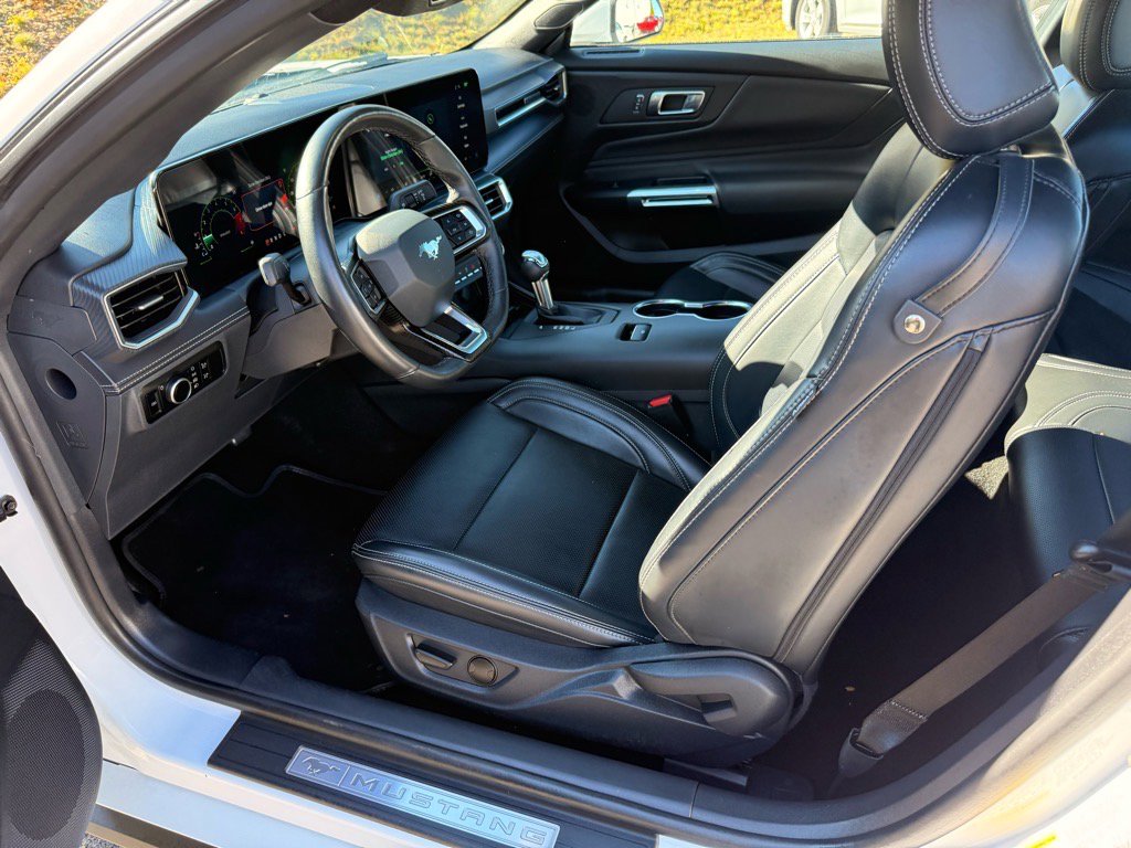 2024 Ford Mustang EcoBoost Premium photo 9