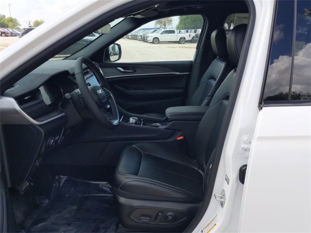 2025 Jeep Grand Cherokee Limited photo 10