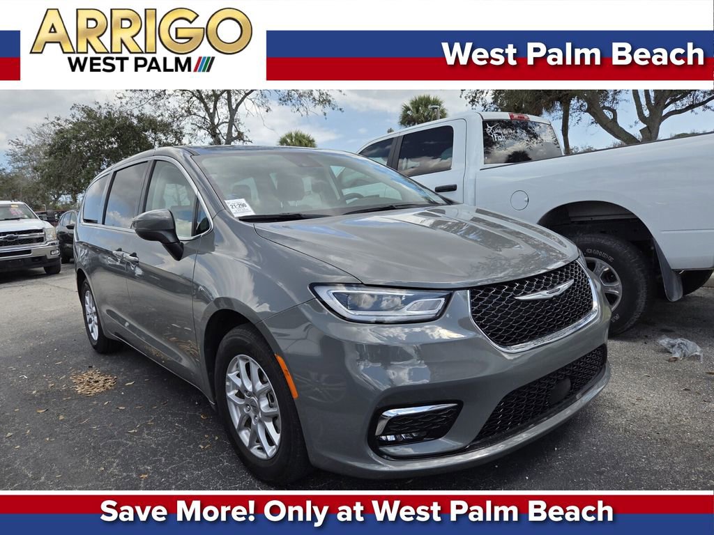 2023 Chrysler Pacifica Touring L