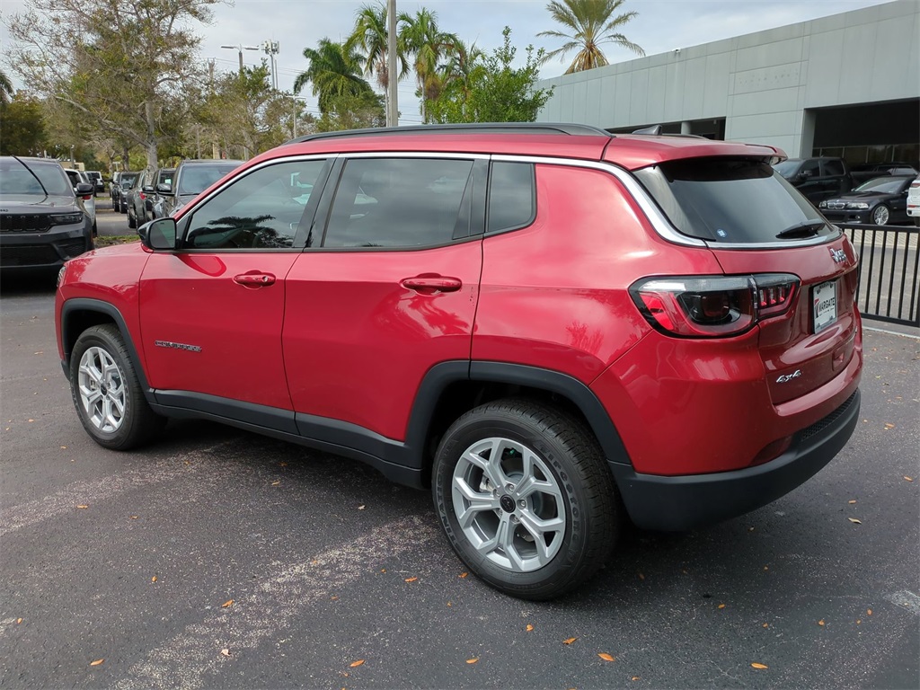 2025 Jeep Compass Latitude photo 6