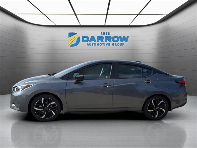 2025 Nissan Versa 1.6 SR photo 2