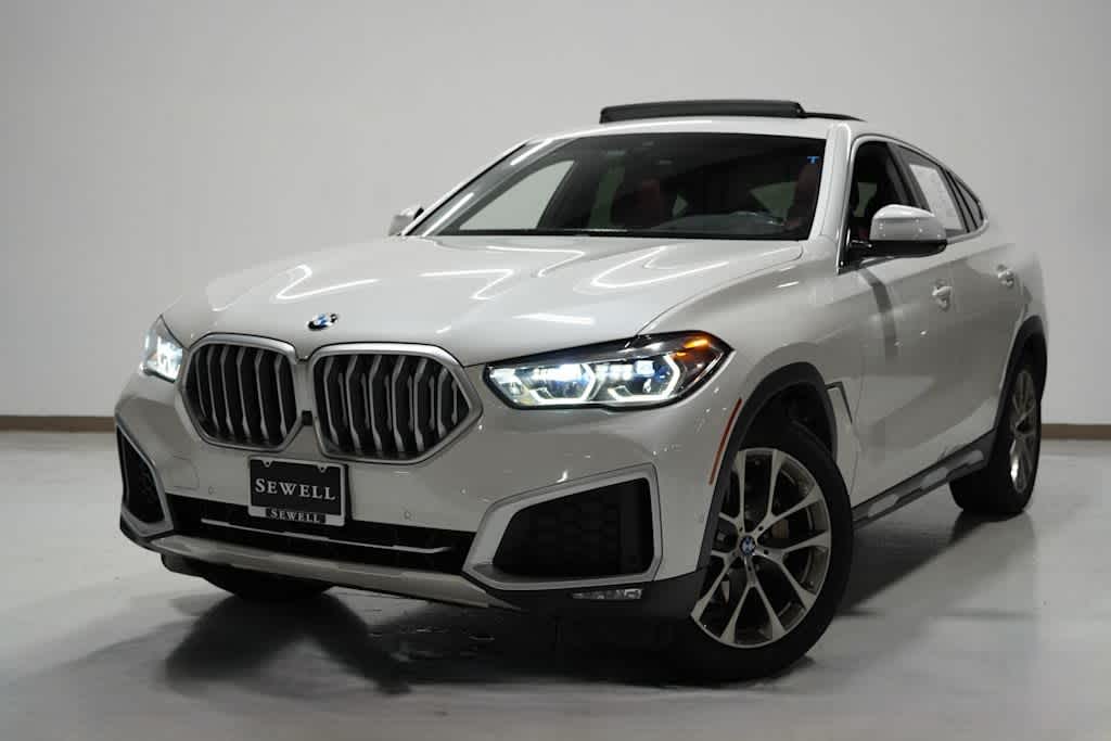 2021 BMW X6 40i's photo