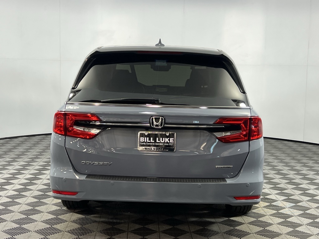 2024 Honda Odyssey Touring photo 2