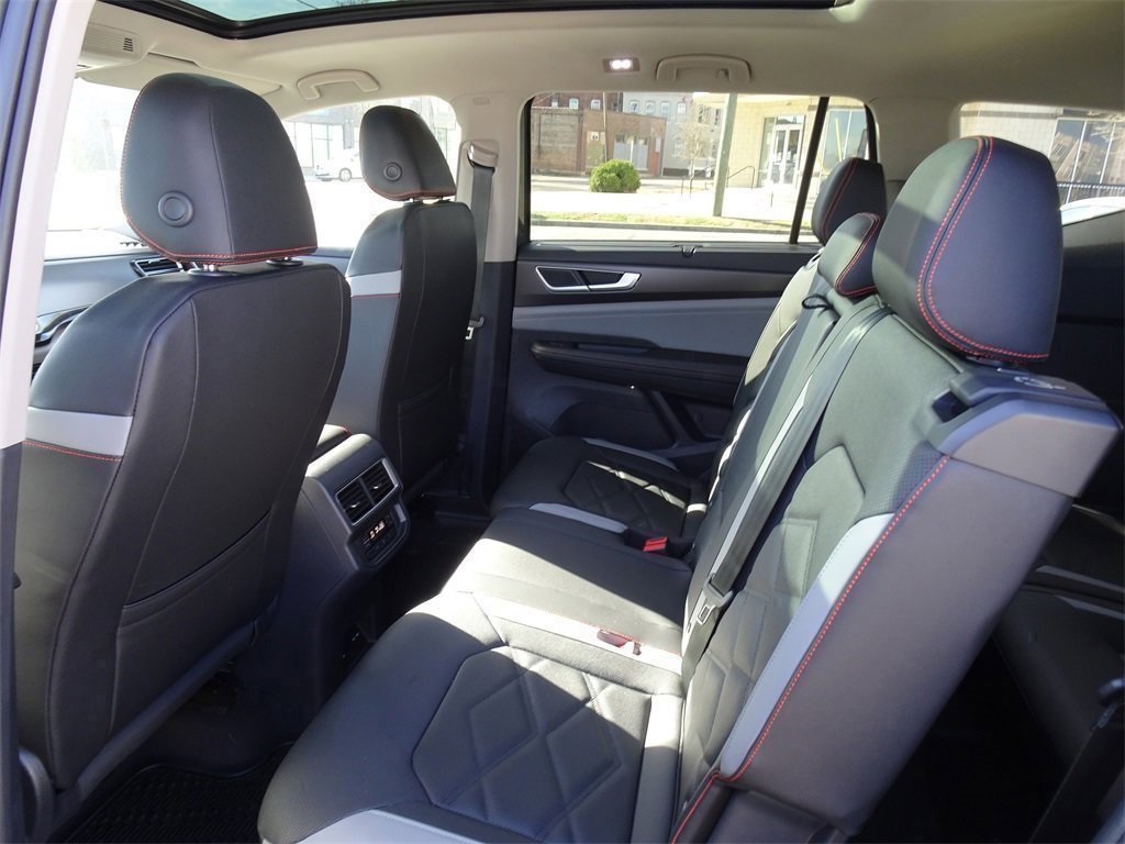2025 Volkswagen Atlas Peak Edition photo 14