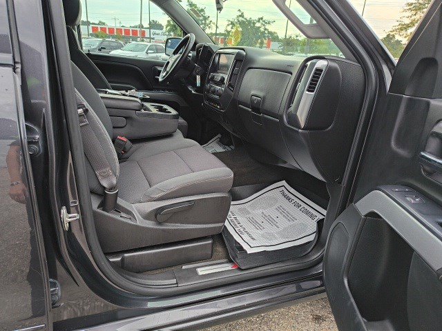 2015 Chevrolet Silverado LT photo 20