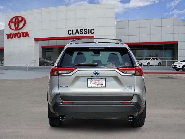 2024 Toyota RAV4 Hybrid XLE Premium photo 4