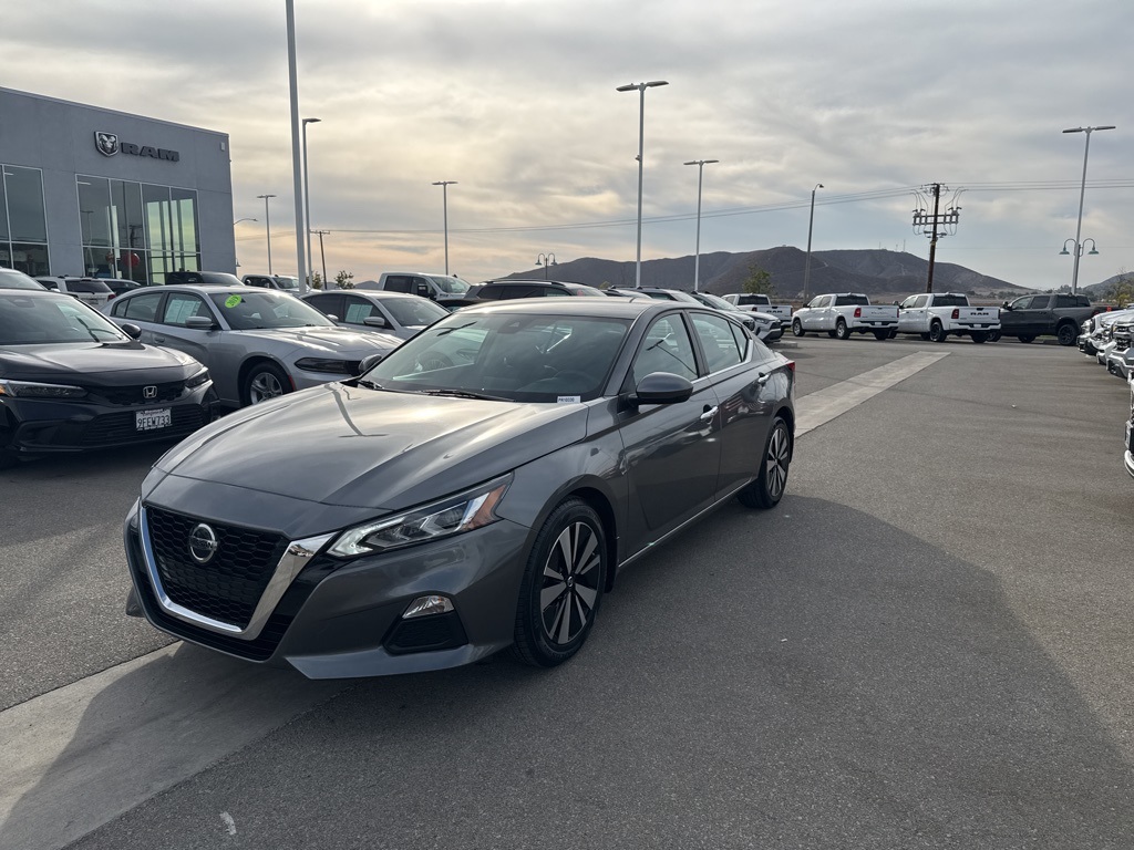 2022 Nissan Altima 2.5 SV photo 3