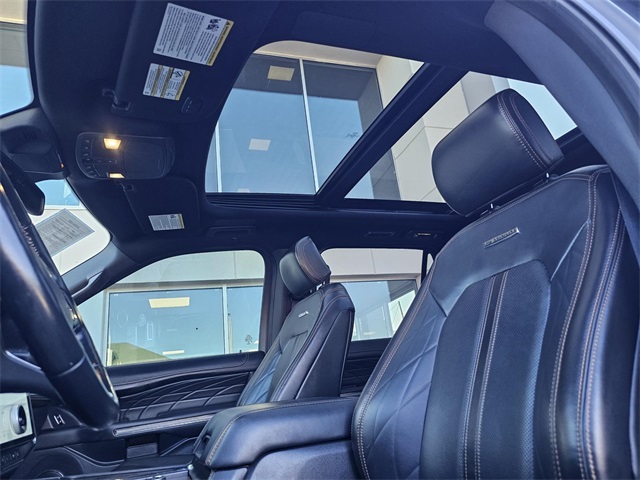 2022 Ford Expedition MAX Platinum photo 24