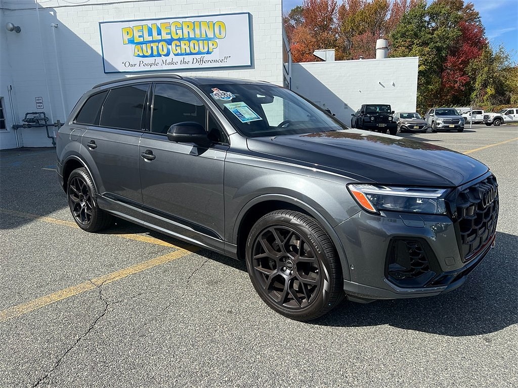 2025 Audi SQ7 Premium Plus photo 2