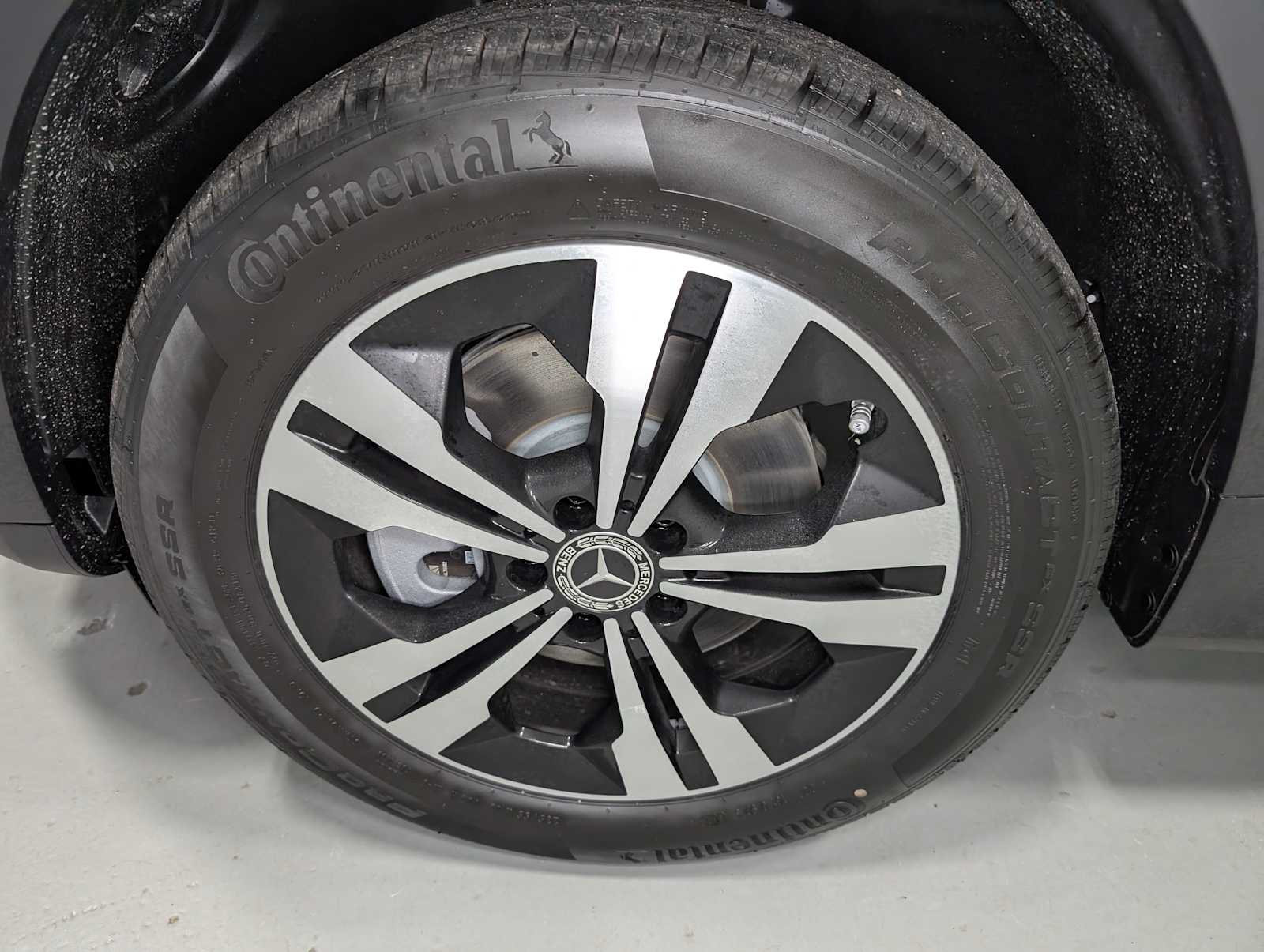 2026 Mercedes Benz GLB 250 4MATIC photo 3