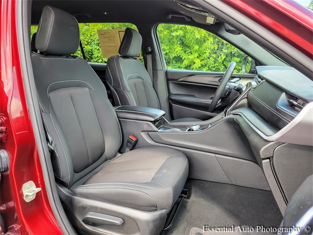 2024 JEEP GRAND CHEROKEE L - Image 32