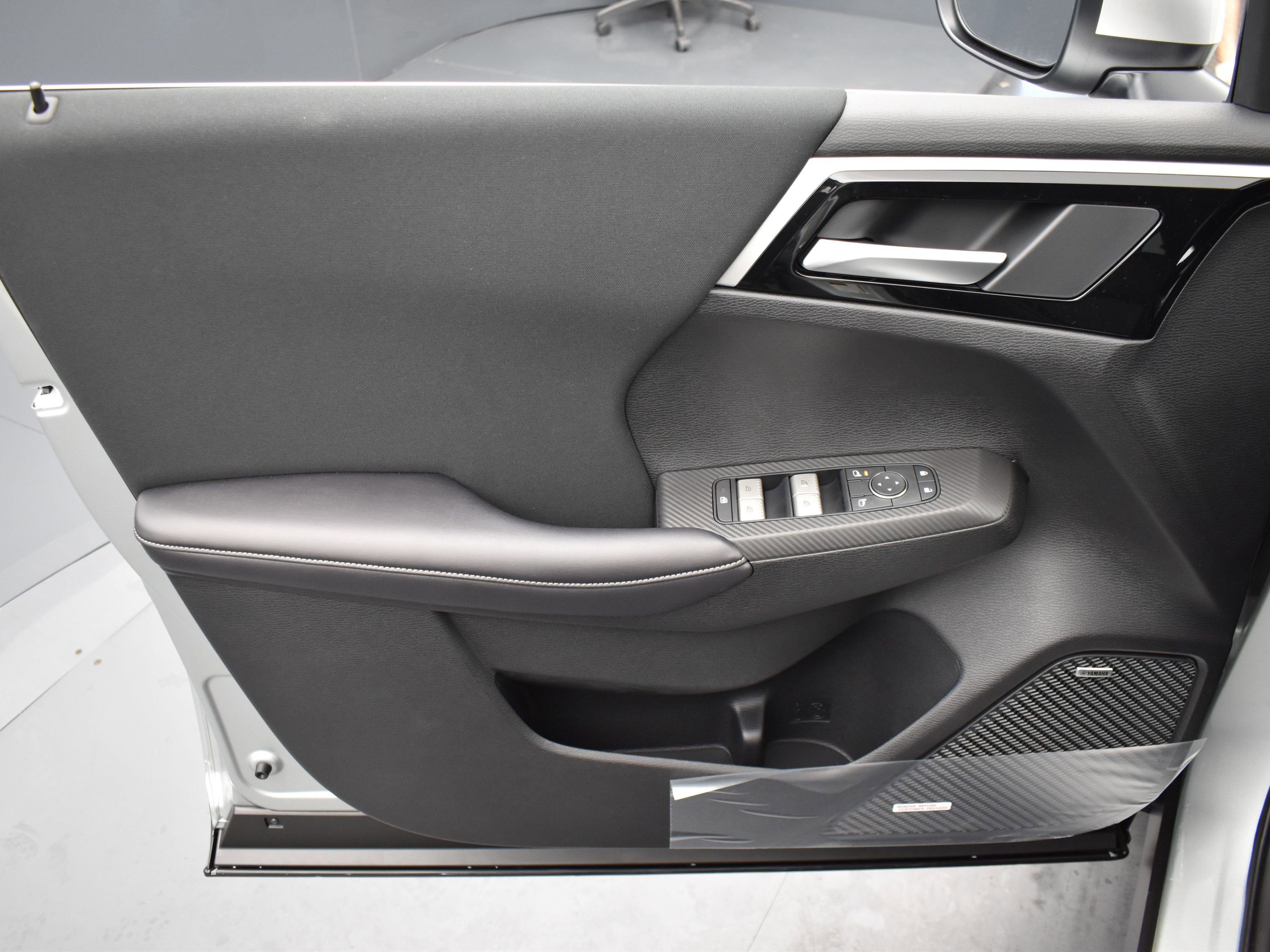 2025 Mitsubishi Outlander ES photo 9