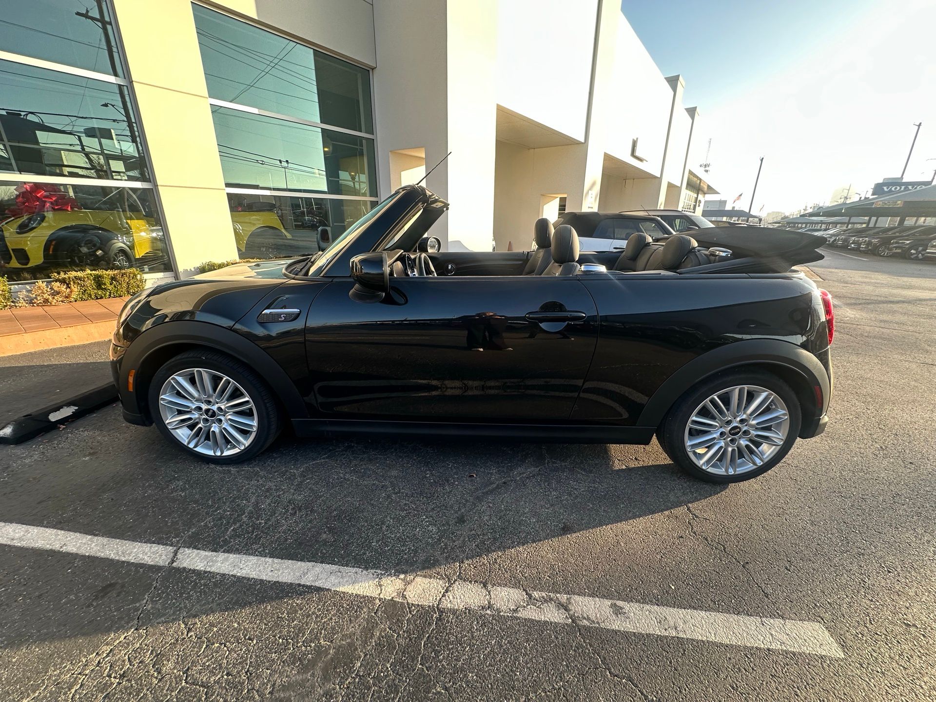 2024 MINI Convertible S's photo