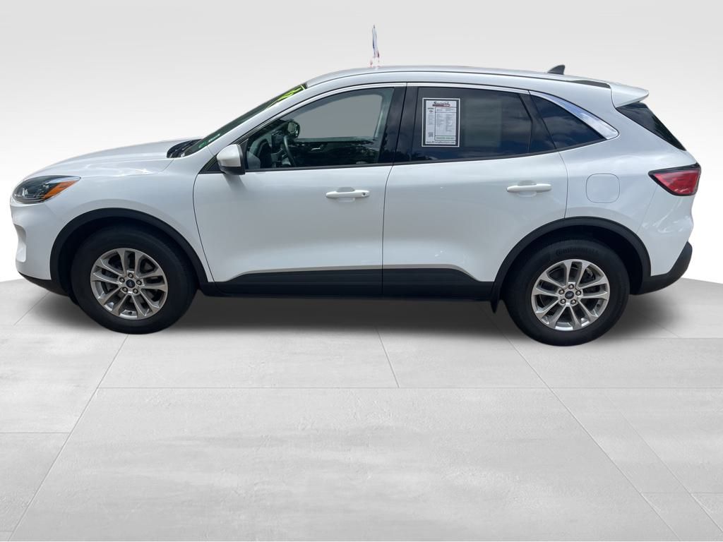 2021 Ford Escape SE photo 2