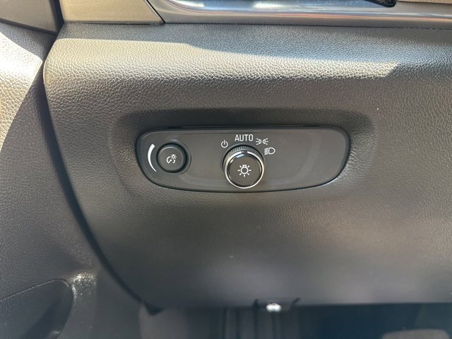 2022 Chevrolet Traverse Leather photo 25