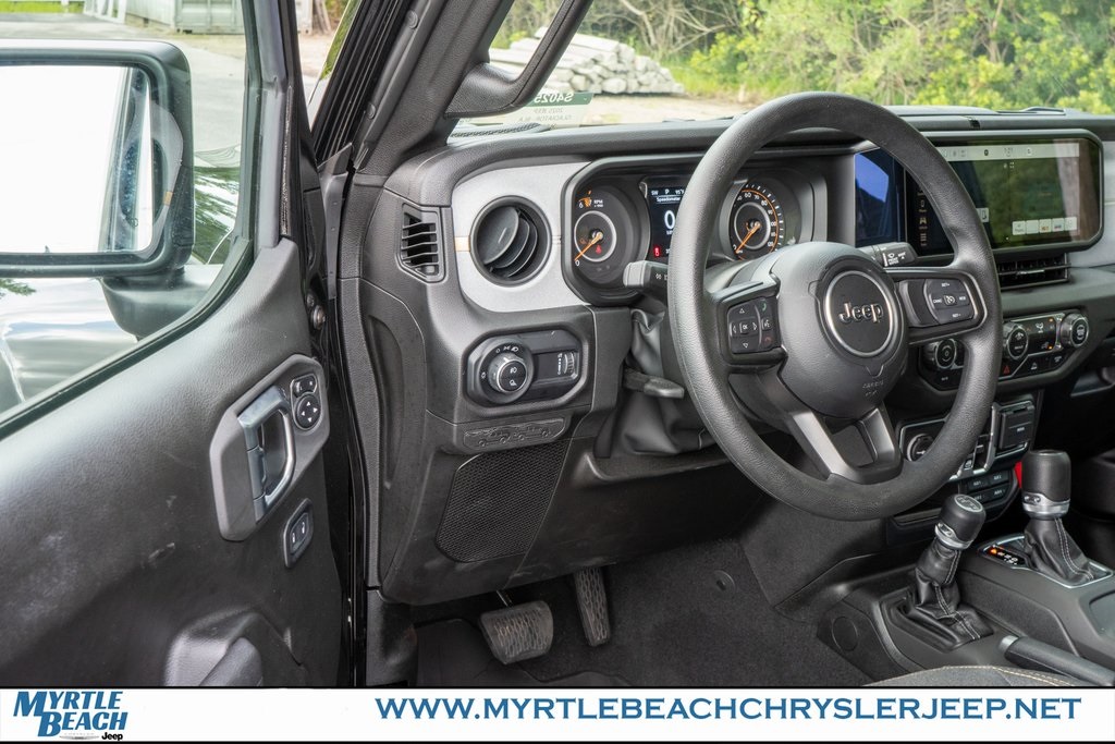 2025 Jeep Gladiator Sport photo 14