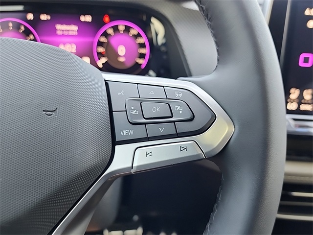 2025 Volkswagen Atlas Cross Sport SEL R-Line photo 20