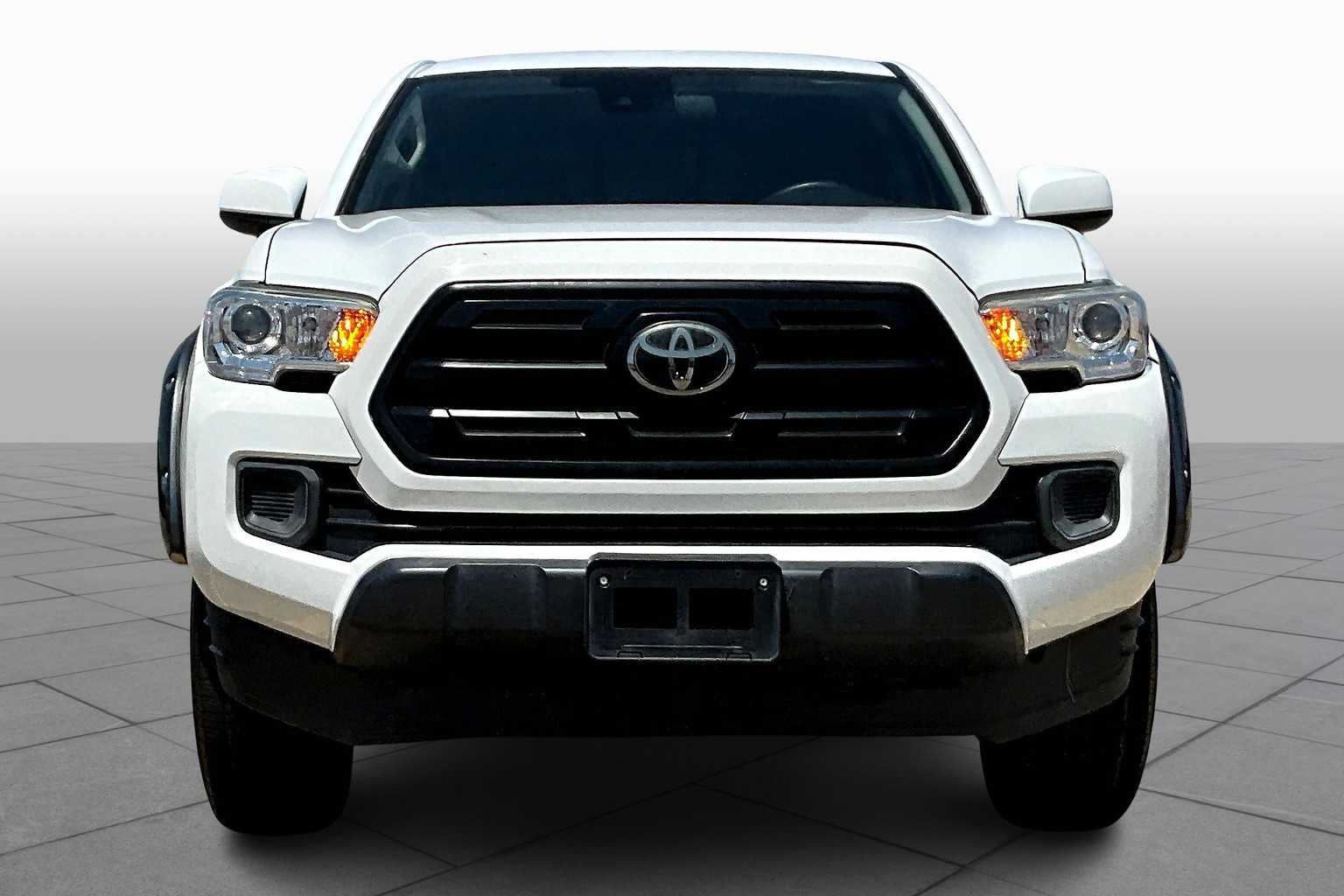 2019 Toyota Tacoma SR photo 3
