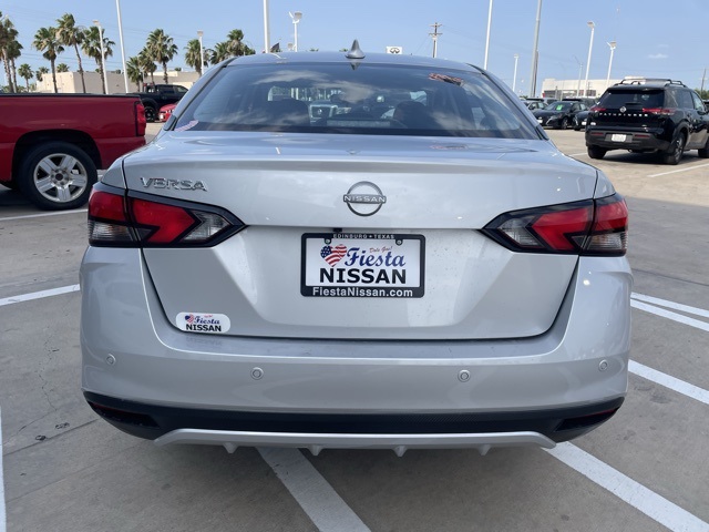 2025 Nissan Versa SV photo 4