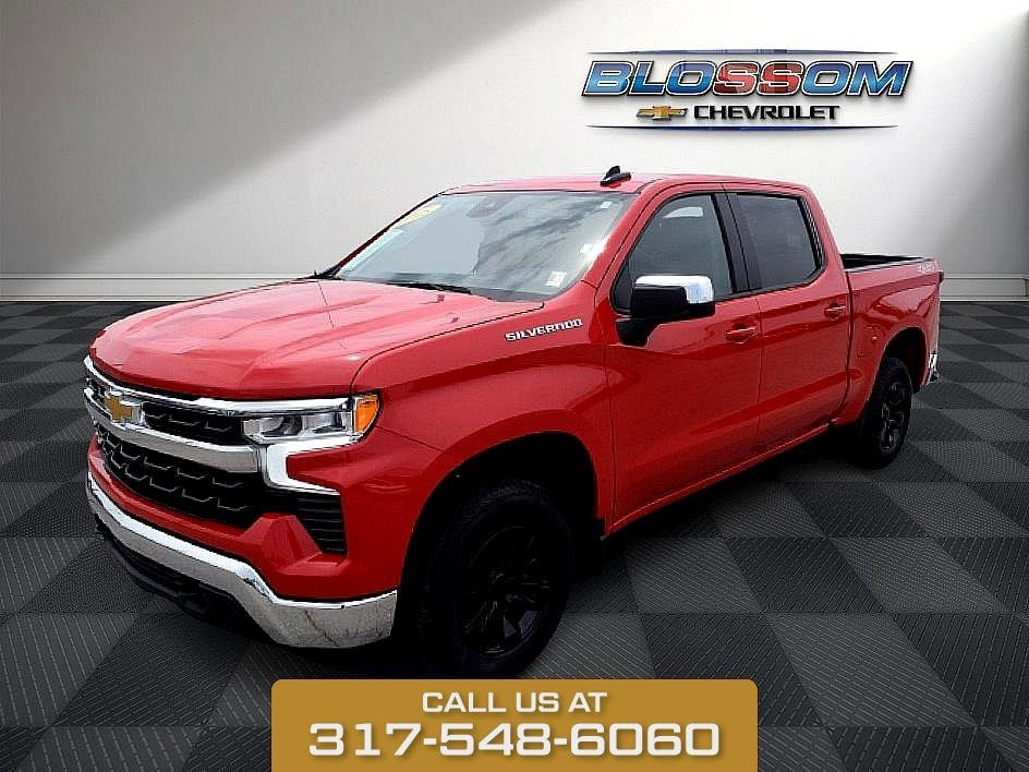 2025 Chevrolet Silverado 1500 LT photo 3