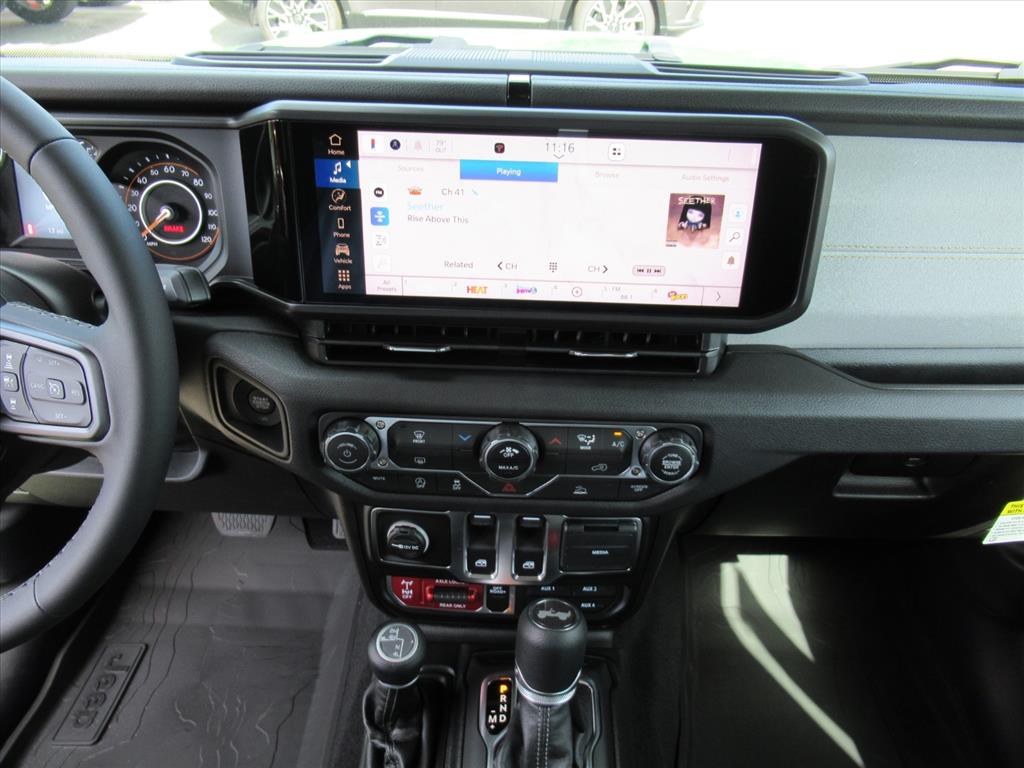 2025 Jeep Wrangler Willys photo 17
