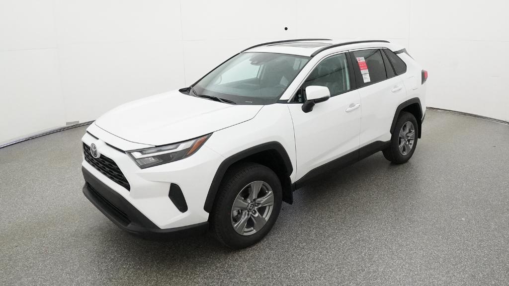2025 Toyota RAV4 XLE's photo