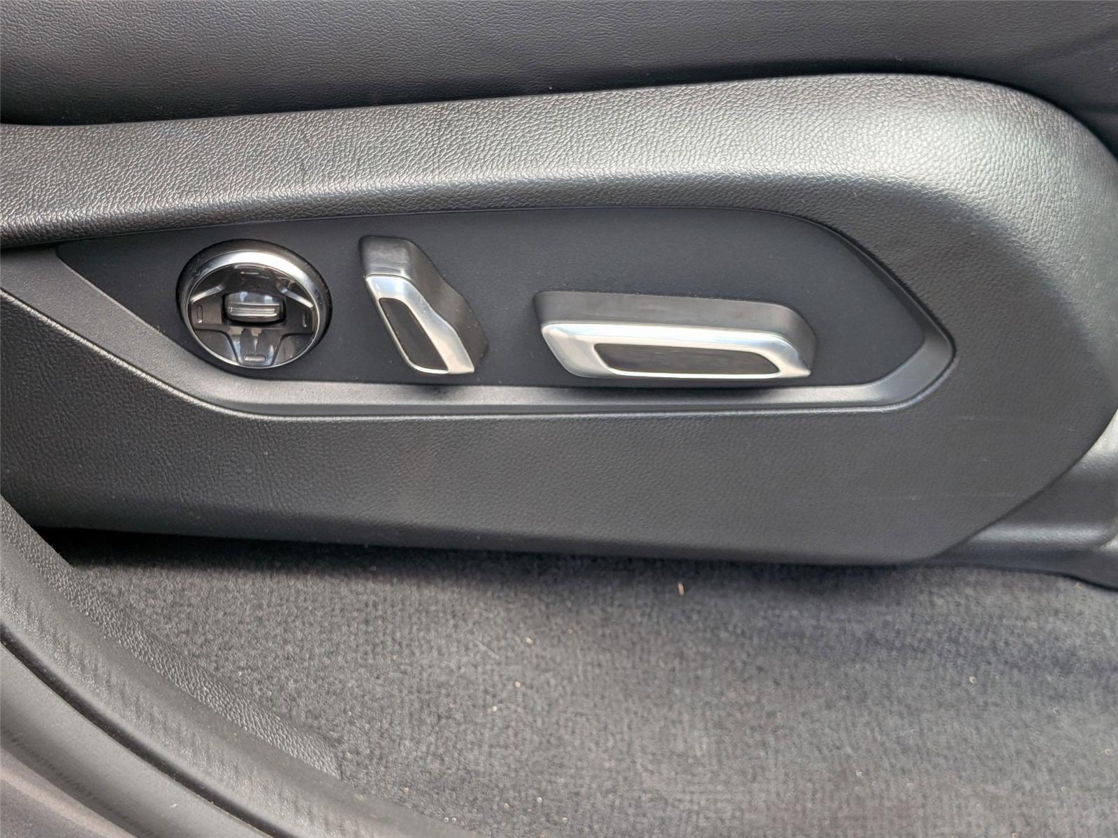 2022 Acura MDX Advance photo 40