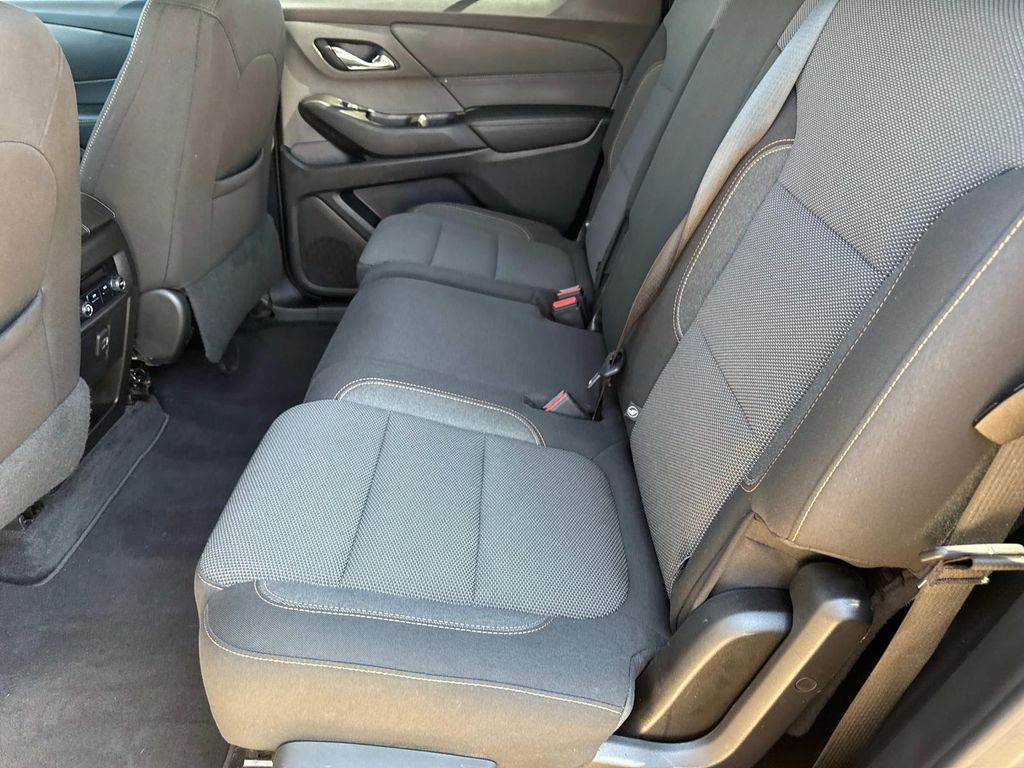 2020 Chevrolet Traverse LS photo 11
