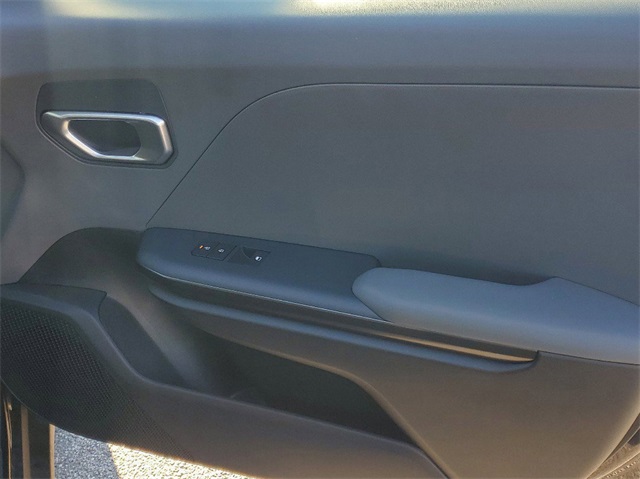 2025 Kia K4 LX photo 28