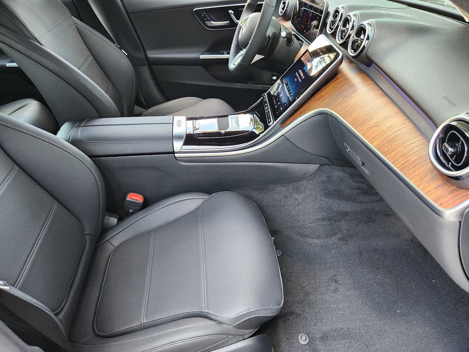 2025 Mercedes Benz C 300 photo 9