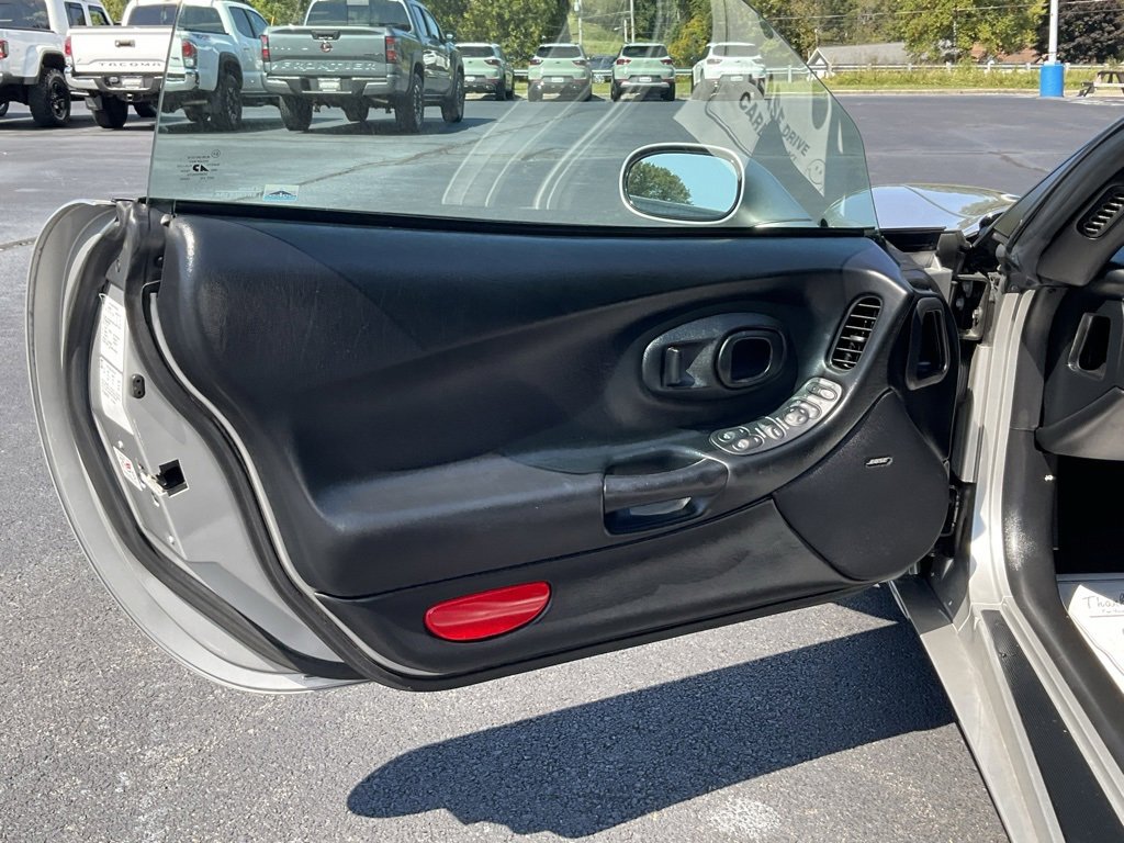 2004 Chevrolet Corvette Base photo 11