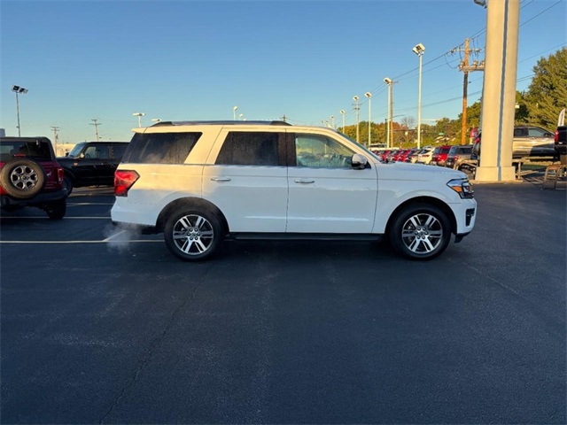 2024 Ford Expedition Limited's photo