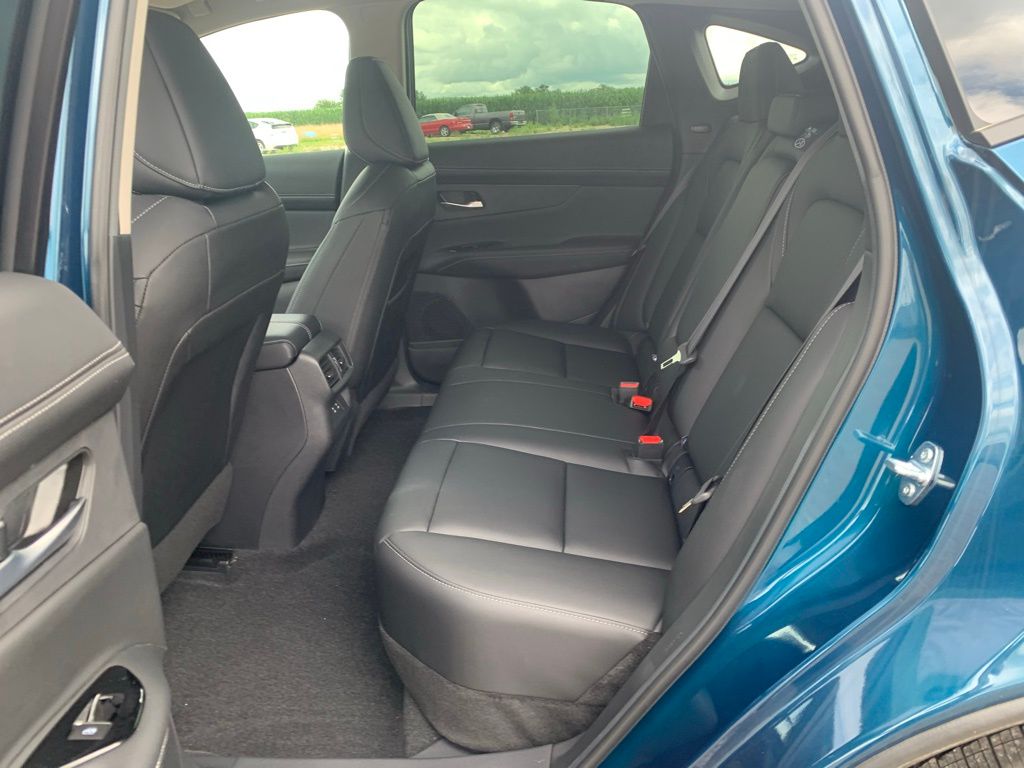 2025 Nissan Murano SL photo 10